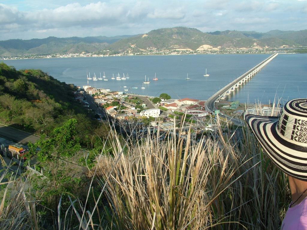 Bahia B&B Bahia de Caraquez Bagian luar foto